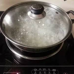 米线底汤的做法及配方大全(酸汤米线汤底怎么调)