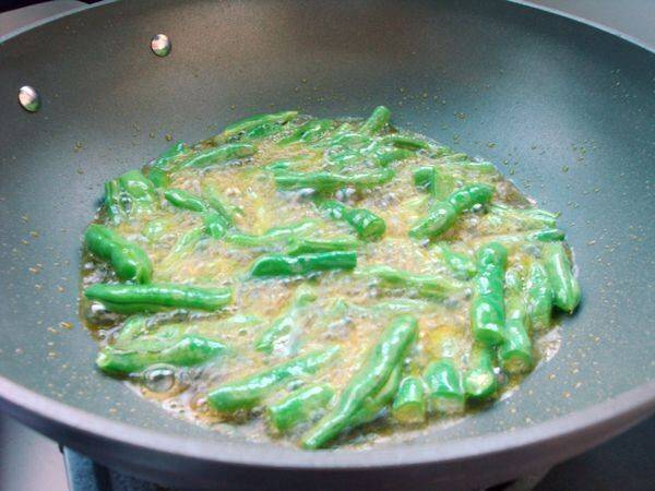 油豆角的做法王刚(油豆角的做法视频播放)