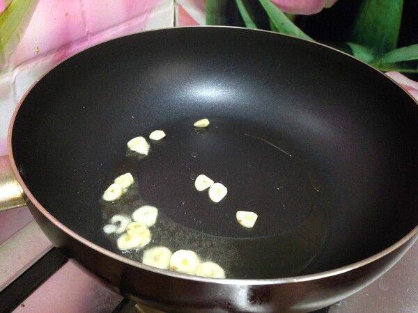 扁豆怎么炒来吃(扁豆怎么炒好看又好吃)