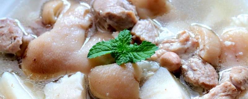 猪脚炖山药吃了有什么功效(猪脚炖山药的做法)