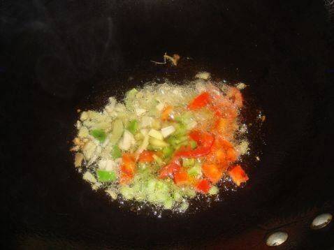 河虾怎么炒好吃(河虾怎么炒才好吃的做法大全)