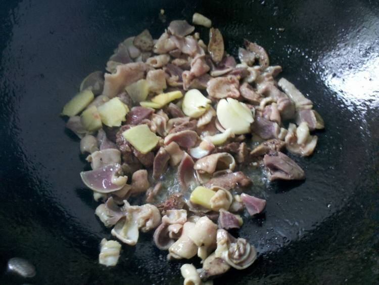 怎么炒鸭杂好吃(鸭杂怎么炒烂)