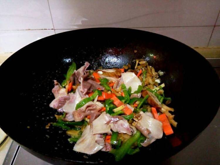 肚肠怎么炒软烂(豆腐加肚肠怎么炒)