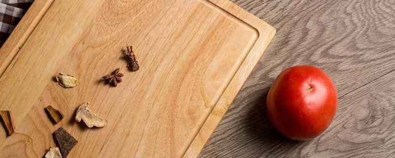 铁木菜板用盐水泡多久(菜板放在盐水里泡要泡多久)
