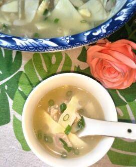 鲜笋酸菜汤的做法(腊肉鲜笋汤的做法)