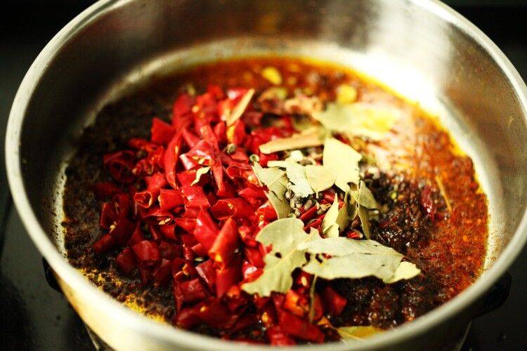麻辣香锅的底料直接炒吗(如何炒麻辣香锅底料)