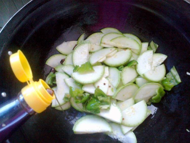 炒北瓜怎么做好吃(炒北瓜怎么炒才好吃)