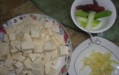 肉炒家常豆腐(家常豆腐的详细做法)