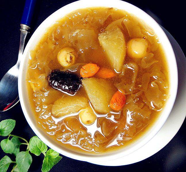 新鲜莲子米怎么做才好吃又营养(新鲜的莲子做什么才好吃)