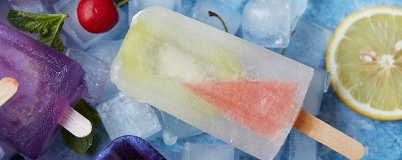 冰棍模具拔不出来怎么办(自制冰棍拔不出来是什么原因)