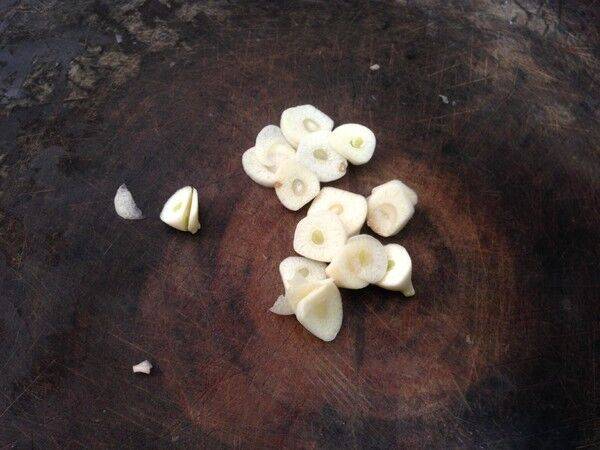 扁豆怎么炒来吃(扁豆怎么炒好看又好吃)