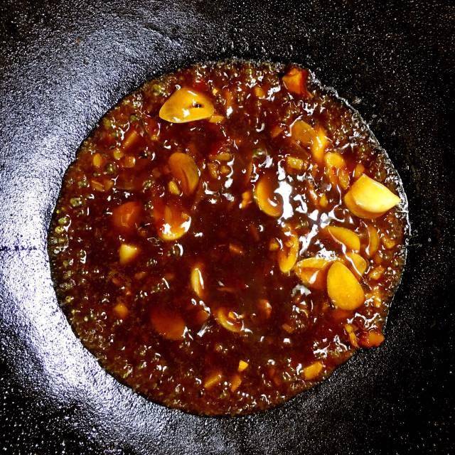 家常红烧泥鳅最正宗的做法(红烧泥鳅豆腐家常做法)