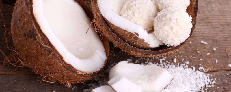 开椰子吃椰肉的巧妙方法(椰子怎么能吃到椰肉)