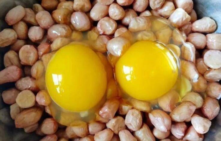 蛋清炒花生米的做法(蛋清花生米做法大全)