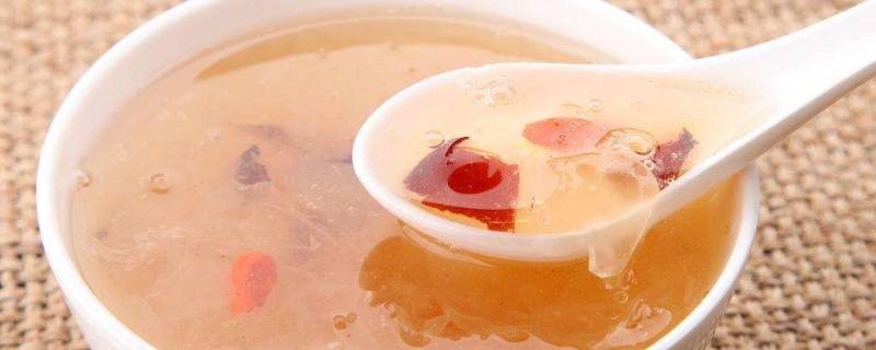 银耳凉水可以泡一晚上吗(银耳用凉水泡还是热水)