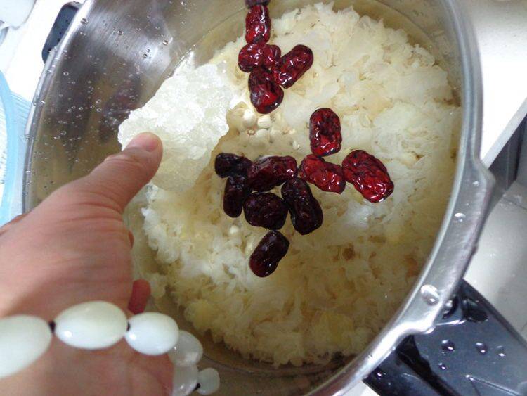 新鲜莲子米怎么做才好吃又营养(新鲜的莲子做什么才好吃)