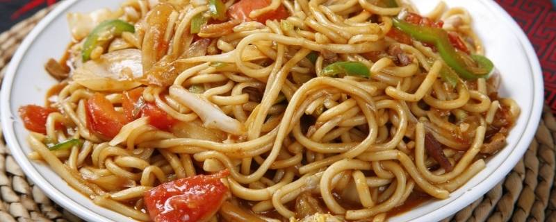 拉面怎么炒好吃又简单(拉面怎么做好吃)