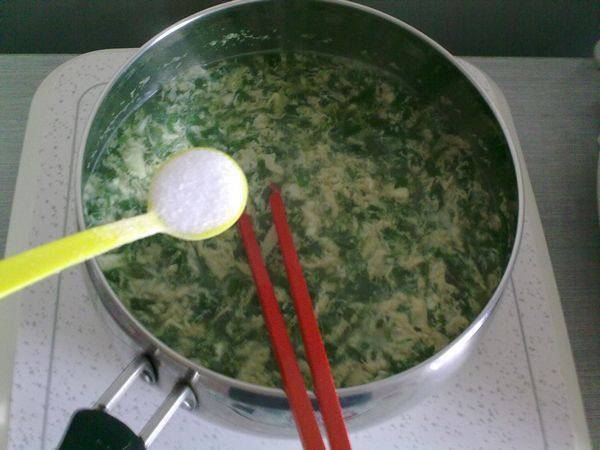 炒艾叶生姜可以治感冒吗(炒艾叶贴肚脐做法)