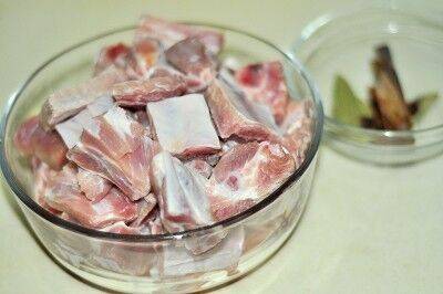 红烧排骨怎么做好吃不硬(红烧排骨怎么做好吃又嫩视频)