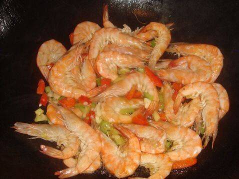 河虾怎么炒好吃(河虾怎么炒才好吃的做法大全)