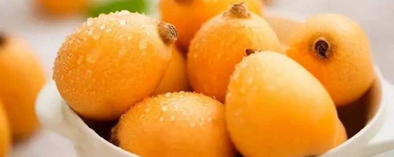 枇杷和蜂蜜熬成水喝有什么功效(枇杷泡蜂蜜要去核吗正确方法)