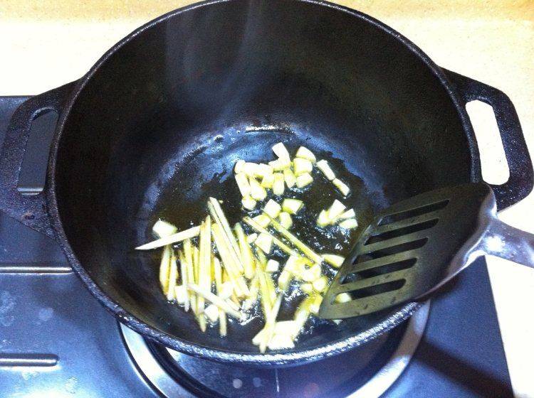 鸡杂怎么炒的好吃(鸡杂怎么炒)