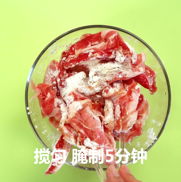 炒羊肉如何炒不柴(尖椒炒羊肉怎么炒)