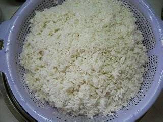 包粽子怎么腌制才入味(粽子怎么才能紧弹)