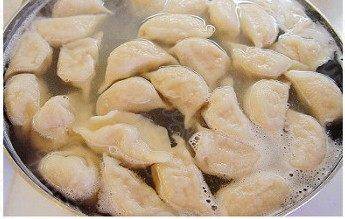 酸汤饺子的酸汤怎么制作(酸汤水饺的酸汤如何调制)