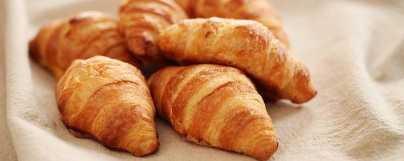 面包有酒味还能吃吗(面包有一股酒味还能吃吗)
