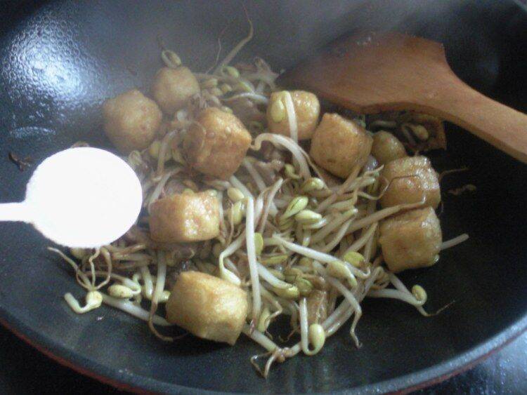 豆泡怎么炒简单好吃(豆泡怎么炒好吃)