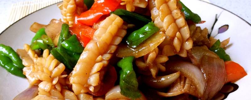 炒鲜鱿鱼怎么炒(炒鲜鱿鱼怎样做)