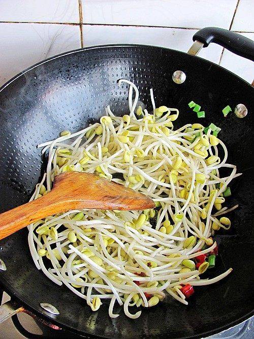 豆芽粉丝怎么炒好吃视频(豆芽粉丝怎么做的)