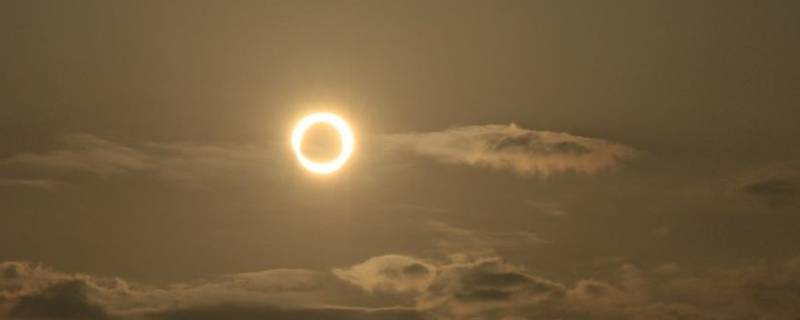 今天可以看到日环食吗(在地球上能看到月环食吗)