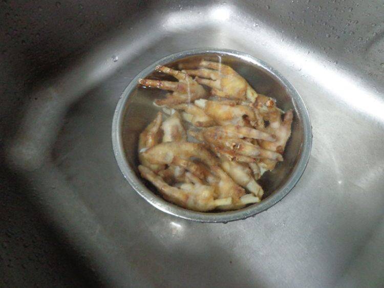 红烧凤爪的最简单做法(辣炒凤爪)