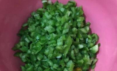 青椒炒豆腐怎么做(青椒炒豆腐怎么做的)