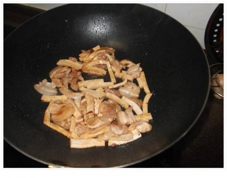 豆腐干炒肉怎么做好吃又简单(豆腐干炒肉怎么做好吃)
