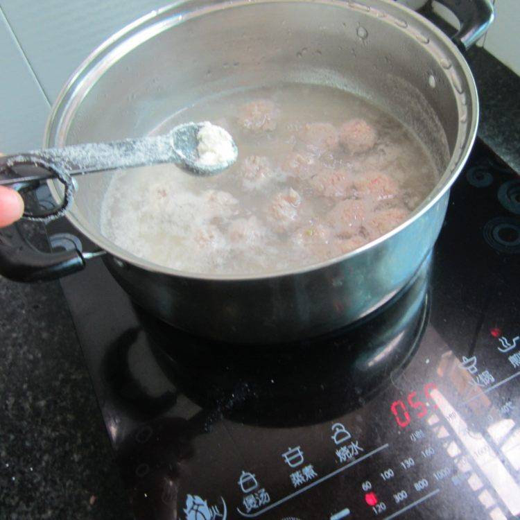 清水丸子肉馅怎么调(清水丸子肉馅怎么调窍门)
