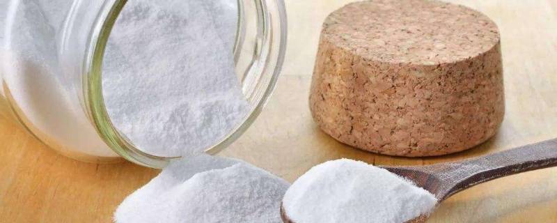 泡打粉和小苏打的区别(泡打粉和酵母粉能一起和面吗)