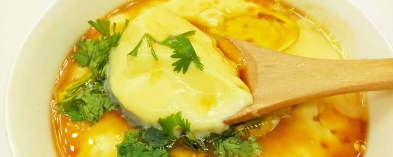 如何制作鸡蛋羹(蒸鸡蛋羹的制作方法与步骤)