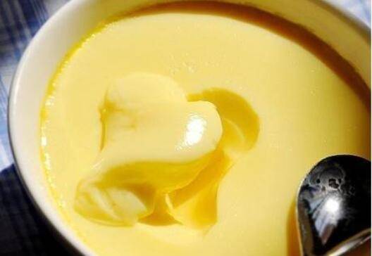 如何制作鸡蛋羹(蒸鸡蛋羹的制作方法与步骤)