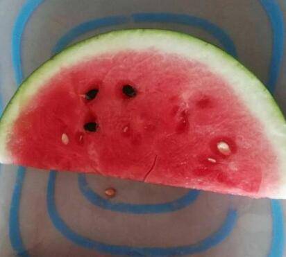 三角西瓜怎么切(小三角的西瓜怎么切)