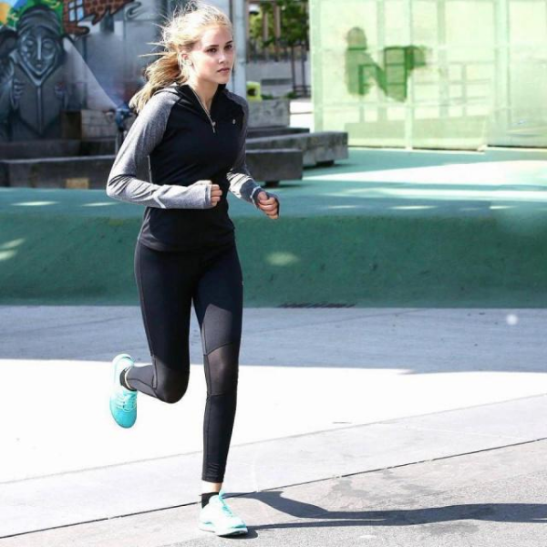 正确跑步姿势不伤膝盖(怎样才能跑步不伤膝盖)