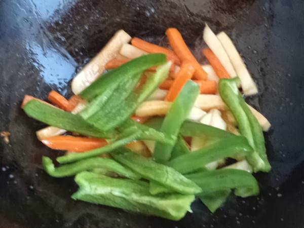 虾怎么炒好吃家常(家常的虾怎么炒好吃)