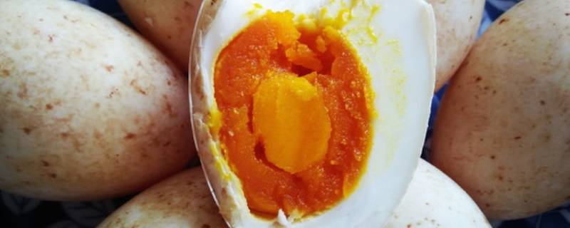 盐蛋咸了如何处理(鸭蛋太咸了怎么去除)