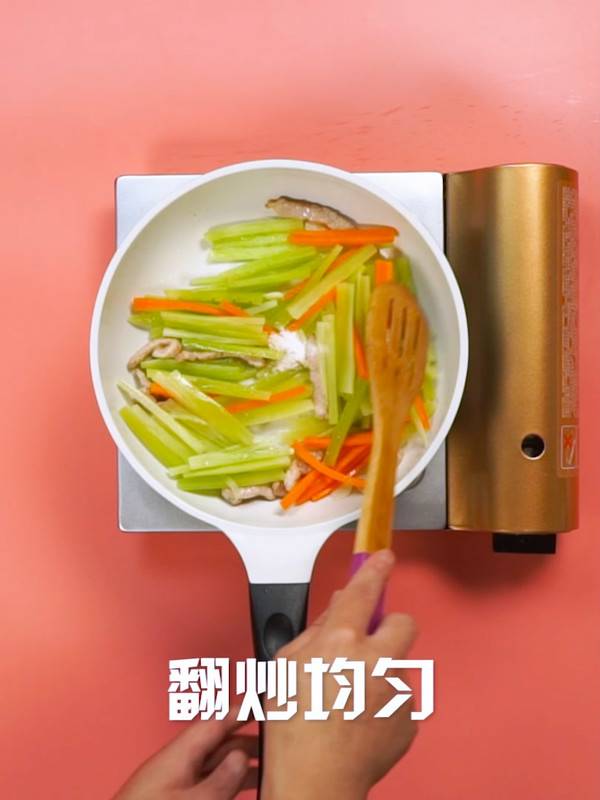 炒瘦肉怎么炒才嫩(炒瘦肉的家常做法)