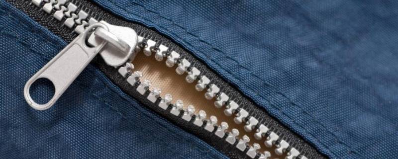 拉链很卡怎么润滑(拉链很卡怎么办)