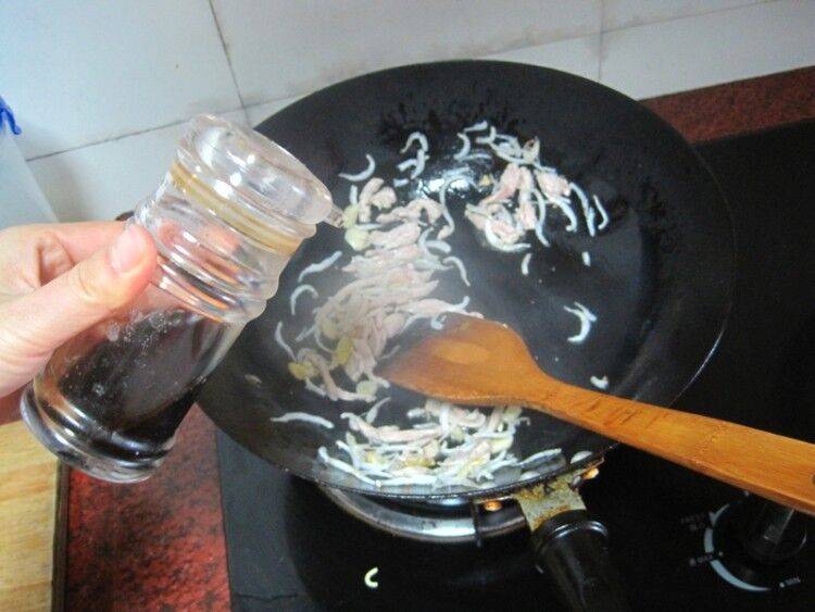 小银鱼怎么做好吃又简单家常(小银鱼怎么做好吃又简单家常的)