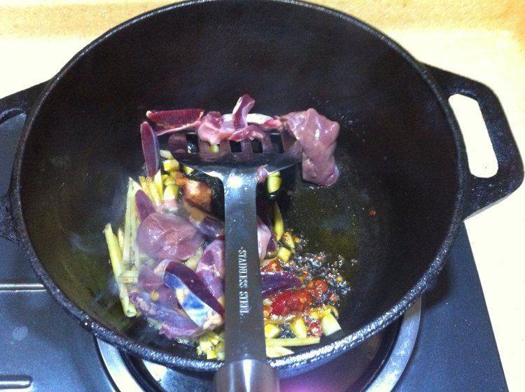 怎么炒鸡杂好吃(怎样炒鸡杂比较好)