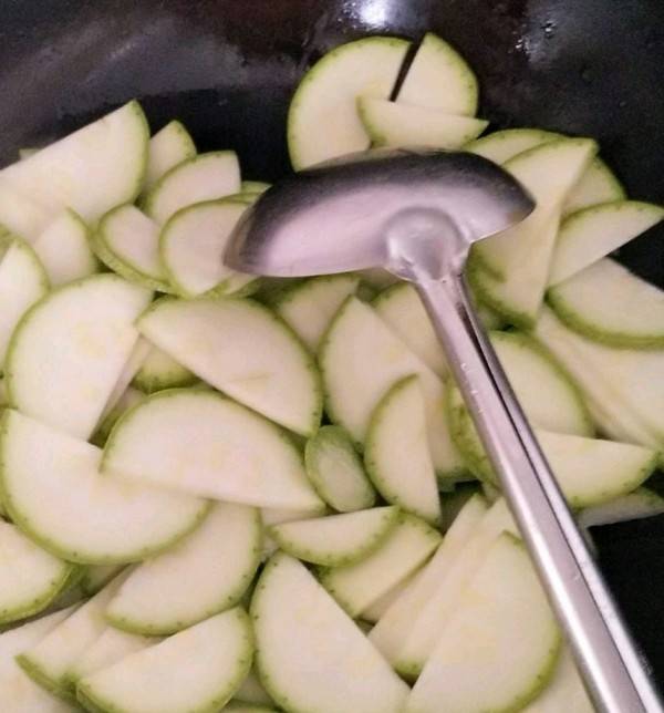 小瓜怎么炒熟(小瓜怎么炒好吃)